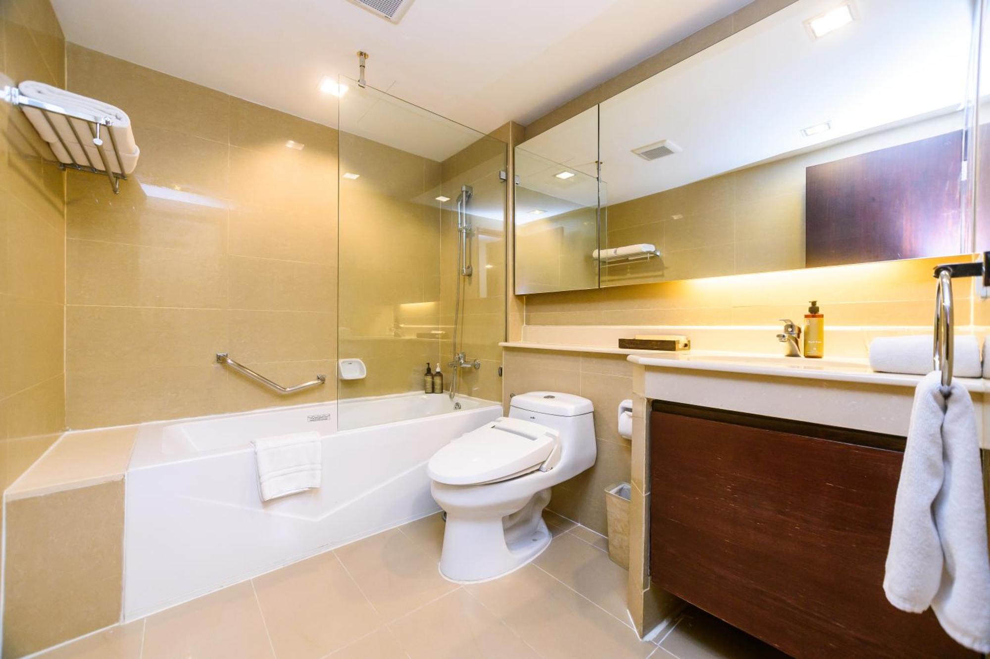 Premier Balcony Suite